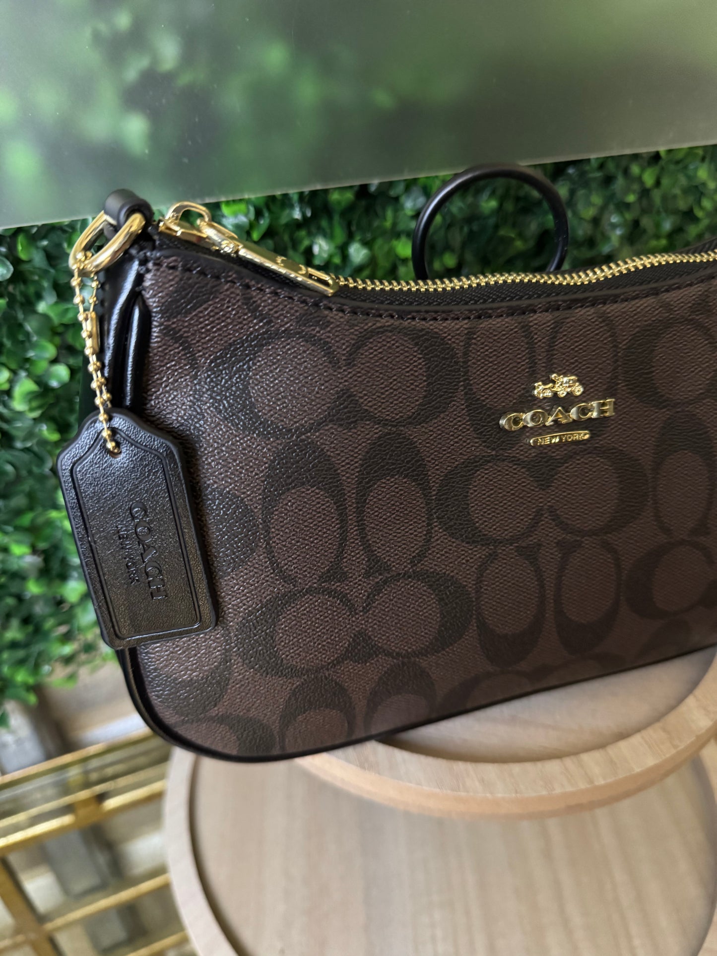 Royal Reserve: Signature Brown