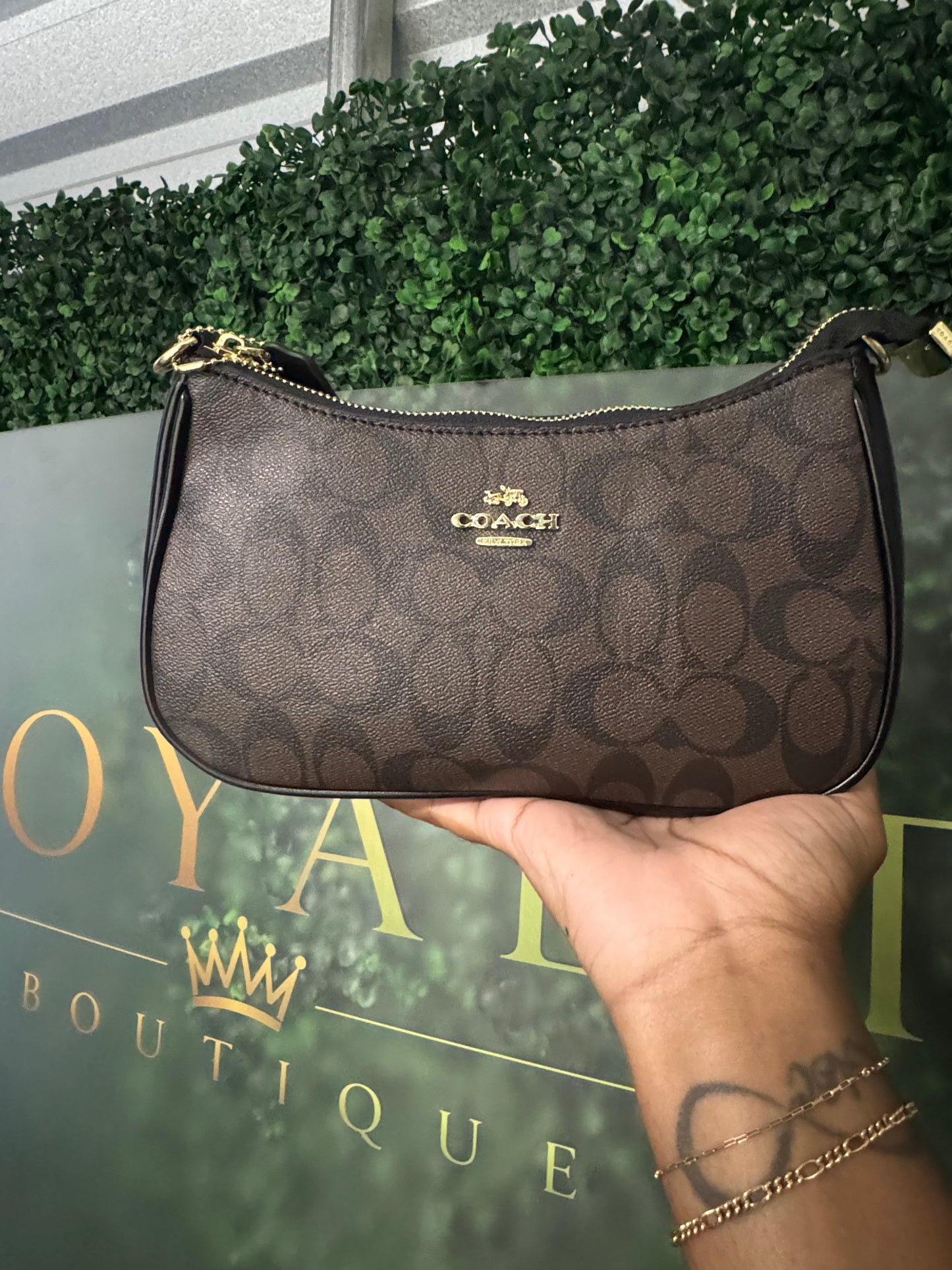 Royal Reserve: Signature Brown