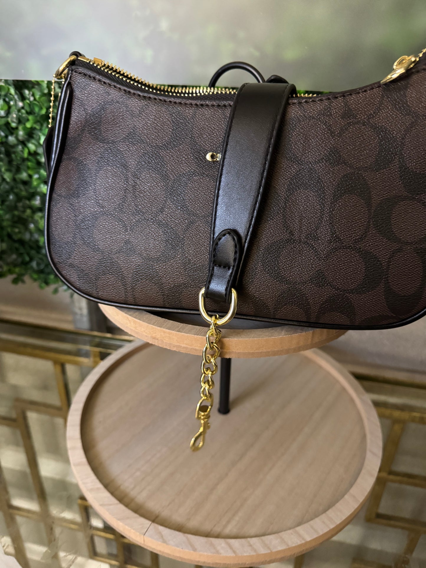Royal Reserve: Signature Brown