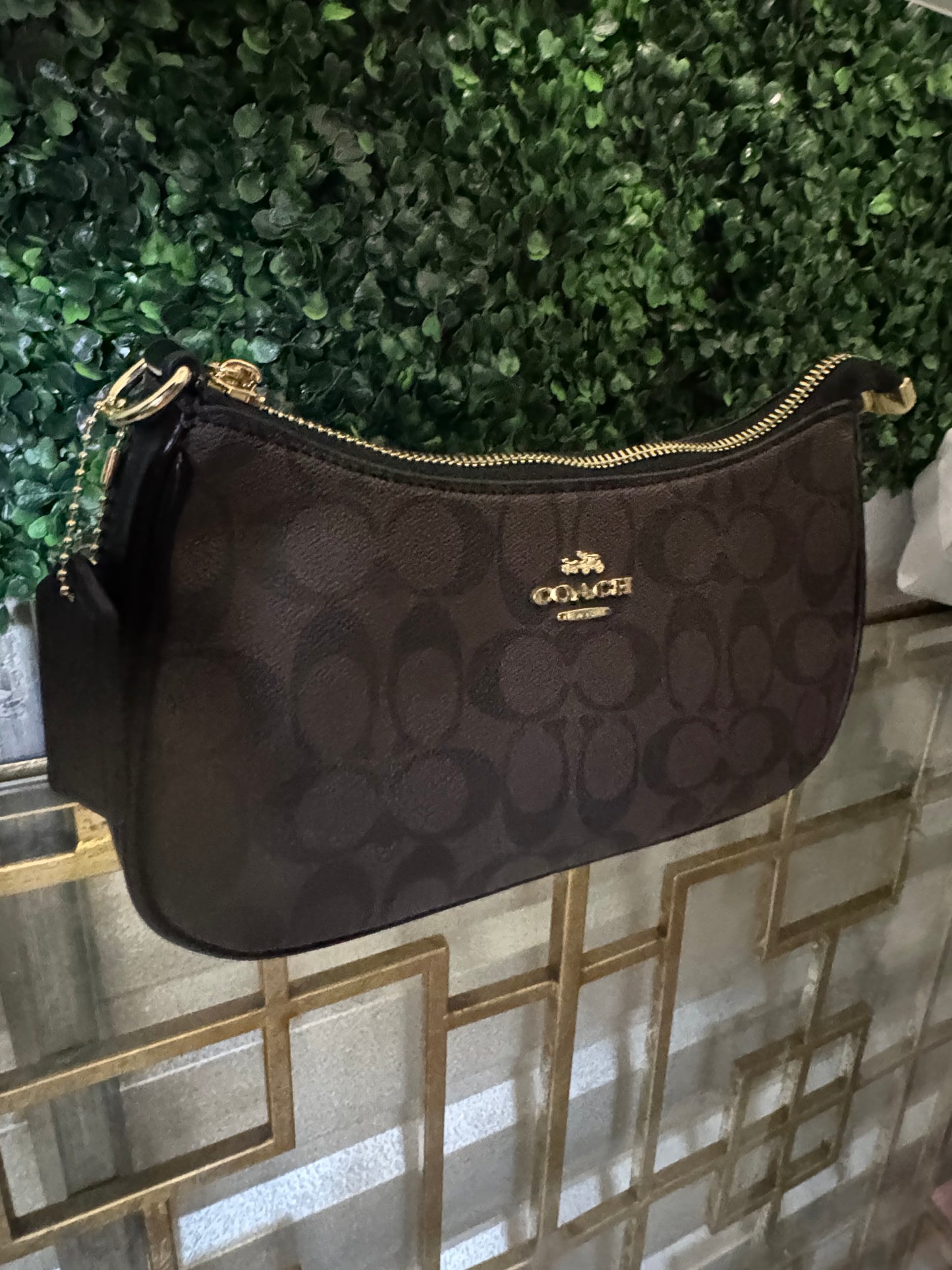 Royal Reserve: Signature Brown